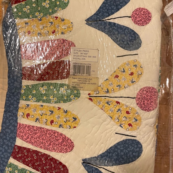 FolkArt Full/Queen Quilt (90x90) - Picture 2 of 4